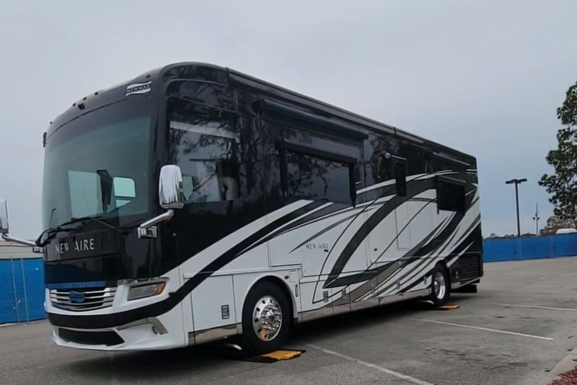 RV positioned for mobile weighing and inspection service